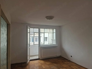Ap 2 Cam Posta Maratei 40mp etaj 1 balcon circular centrala termopan