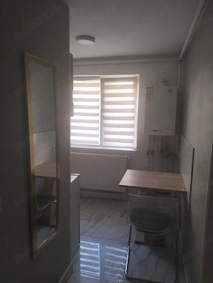 Garsoniera spațioasă de închiriat la et.1situata in Grădiște aproximativ 25min de Facultate de medic - imagine 2