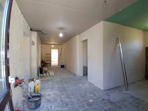 Casă luminoasă, complet renovată la interior, situată la granița cu Oradea - imagine 5