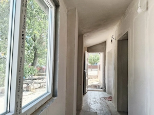 Casă luminoasă, complet renovată la interior, situată la granița cu Oradea - imagine 2