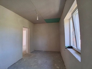Casă luminoasă, complet renovată la interior, situată la granița cu Oradea - imagine 9