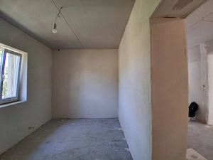 Casă luminoasă, complet renovată la interior, situată la granița cu Oradea - imagine 10