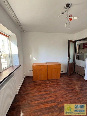 Anda, de vanzare 2 camere, decomandat, mobilat, gaze - imagine 8