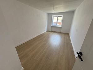 Vând Apartament 2 Camere Ultracentral   45 mp, Renovat Integral, Încălzire în Pardoseală - imagine 3