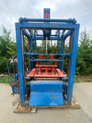 De vanzare -Vibropresa stationara Strong Plus ,Noua