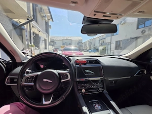 Jaguar F-PACE 2.0 Diesel AWD | 180 CP | Automat | 2018 | 130.000 km | British Racing Green - imagine 4