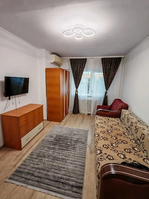 Poarta 6 ( Magazin Polar) Garsonieră 32mp - 300 euro