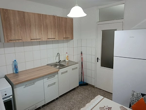 Inchiriez apartament 2 camere, cart. Sarari, Craiova - imagine 6