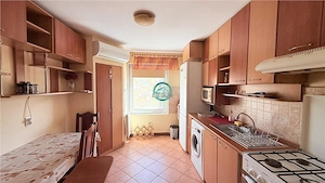 Inchiriez apartament cu 2 camere in Cornisa la 5 minute de Umf - imagine 2