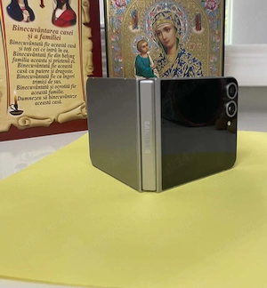 Samsung FLIP 6 NOU  predare  personala BUCUREȘTI 