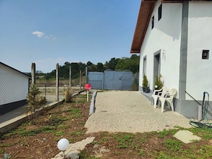 Proprietar, vand casa 3 camere cu teren 1850 mp + anexe - imagine 2