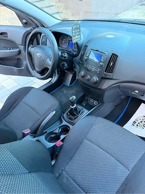 hyundai i30 benzina - imagine 5