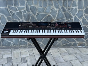 Vând Korg Pa 4 x 76 