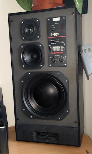 Boxe radiotehnica s-90f
