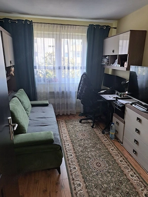Vand apartament 4 camere Brasov - imagine 2