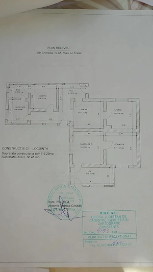 2 corpuri de casa, teren 988 mp, pot locui si 3 familii, la doar 1 min de centru, Valu lui Traian.