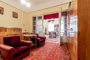Apartament 3 camere, etaj 1, ultracentral (clădire cu 4 apartamente) - imagine 2