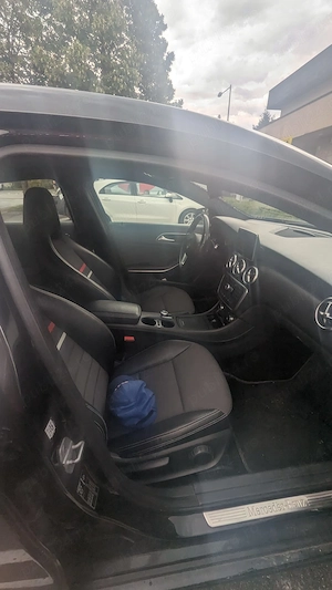 Mercedes A Class 180 benzina automat din 2014 - imagine 5