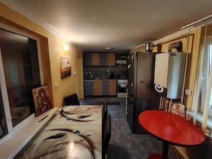 inchiriez apartament 2 camere cu balcon mare - imagine 5