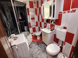 inchiriez apartament 2 camere cu balcon mare - imagine 9