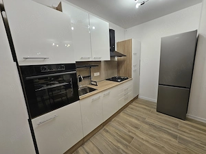 Proprietar vand Ap 2 camere + loc de parcare subteran, Torontalului 