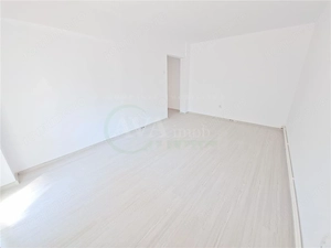 Apartament 3 decomandate, etaj 1, renovat, zona Ura - imagine 2