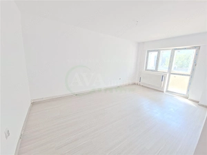 Apartament 3 decomandate, etaj 1, renovat, zona Ura