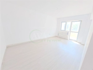 Apartament 3 decomandate, etaj 1, renovat, zona Ura - imagine 5