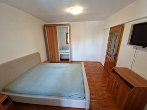 Proprietar închiriez ap 3 camere Zona Centrală  - imagine 2