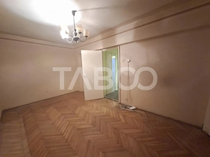 Apartament decomandat de vanzare 2 camere etaj 1 Calea Dumbravii - imagine 8