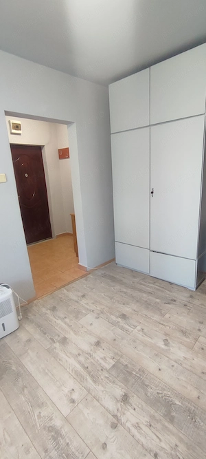 Închiriez apartament 2 camere  - imagine 2