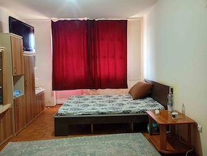 Închiriez sau vand apartament  cu 2 camere in zona Sovata, Rogerius si  Garii cu lift 