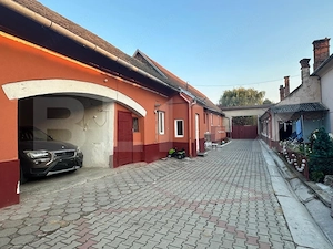 Casa familiala cu 4 camere, 2432 mp teren, Feldioara