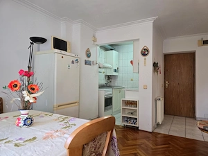 SNAGOV    FLORILOR |  68.500 EURO | APARTAMENT 2 CAME CU CURTE ȘI LOC DE PARCARE - imagine 4