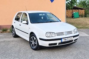 Vand golf 4 1.6 benzina an 2001