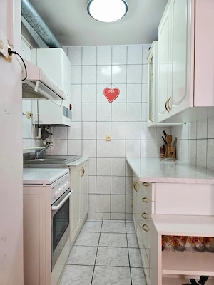 SNAGOV    FLORILOR |  68.500 EURO | APARTAMENT 2 CAME CU CURTE ȘI LOC DE PARCARE - imagine 5