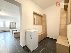 OPORTUNITATE INVESTITIE - 21 camere - Capacitate 93 de persoane - Dumbravita - imagine 3