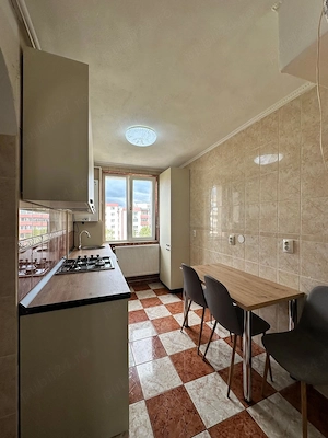Proprietar inchiriez apartament 2 camere - Bulevard Vlahuta, Brasov, etaj intermediar - imagine 2