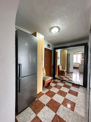 Proprietar inchiriez apartament 2 camere - Bulevard Vlahuta, Brasov, etaj intermediar - imagine 3