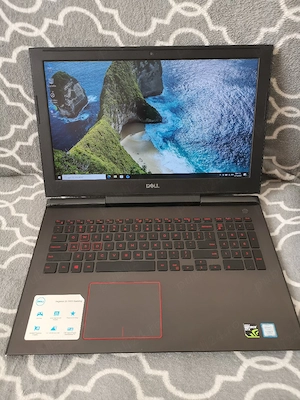 Dell inspiron 7577 gaming core I7 gtx 1060 de 6 gb DDR 5 ssd 512