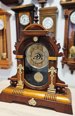 Ceas de semineu cu pendul Thomas Haller