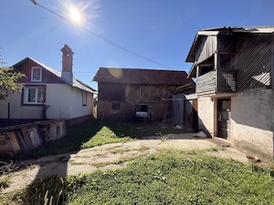 Vând casă mai multe anexe în Budeasa lângă Pitești  - imagine 3
