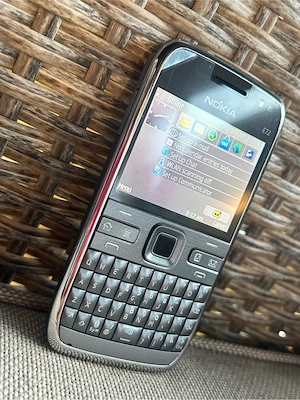 Nokia e72 Metal Gray , nou , in tiple , 0 secunde  , Made in Finland