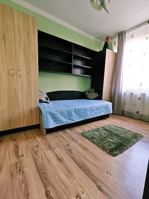 P.F. Vând apartamente 3 camere decomandat etajul 3 din 4 în bloc de cărămidă  - imagine 5