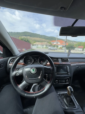 Skoda Superb 2011 1.6 Diesel 105 CP - imagine 2