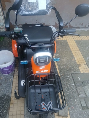 Triciclu nou nout nefolosit 