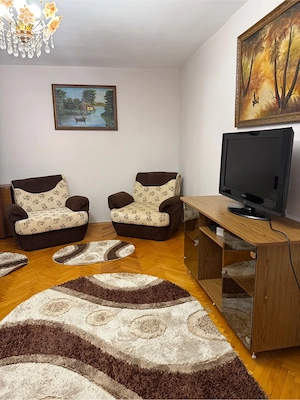 închiriez apartament cu 2 camere decomandat - imagine 5
