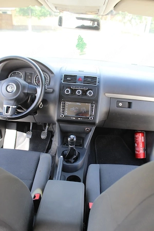 Vând Volkwagen Touran 2011 - 1.6 TDI - 5 LOCURI - imagine 3
