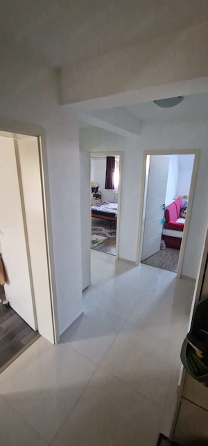 De Vanzare Apartament 3 camere - imagine 3