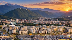 Vedere la pietonala si Tampa, parcare, boxa, Kasper, Coresi, Tractorul, Brasov - imagine 2